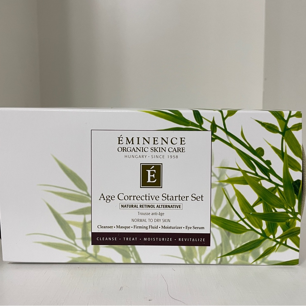 Organic Skincare Age Corrective Starter Set - White and Green